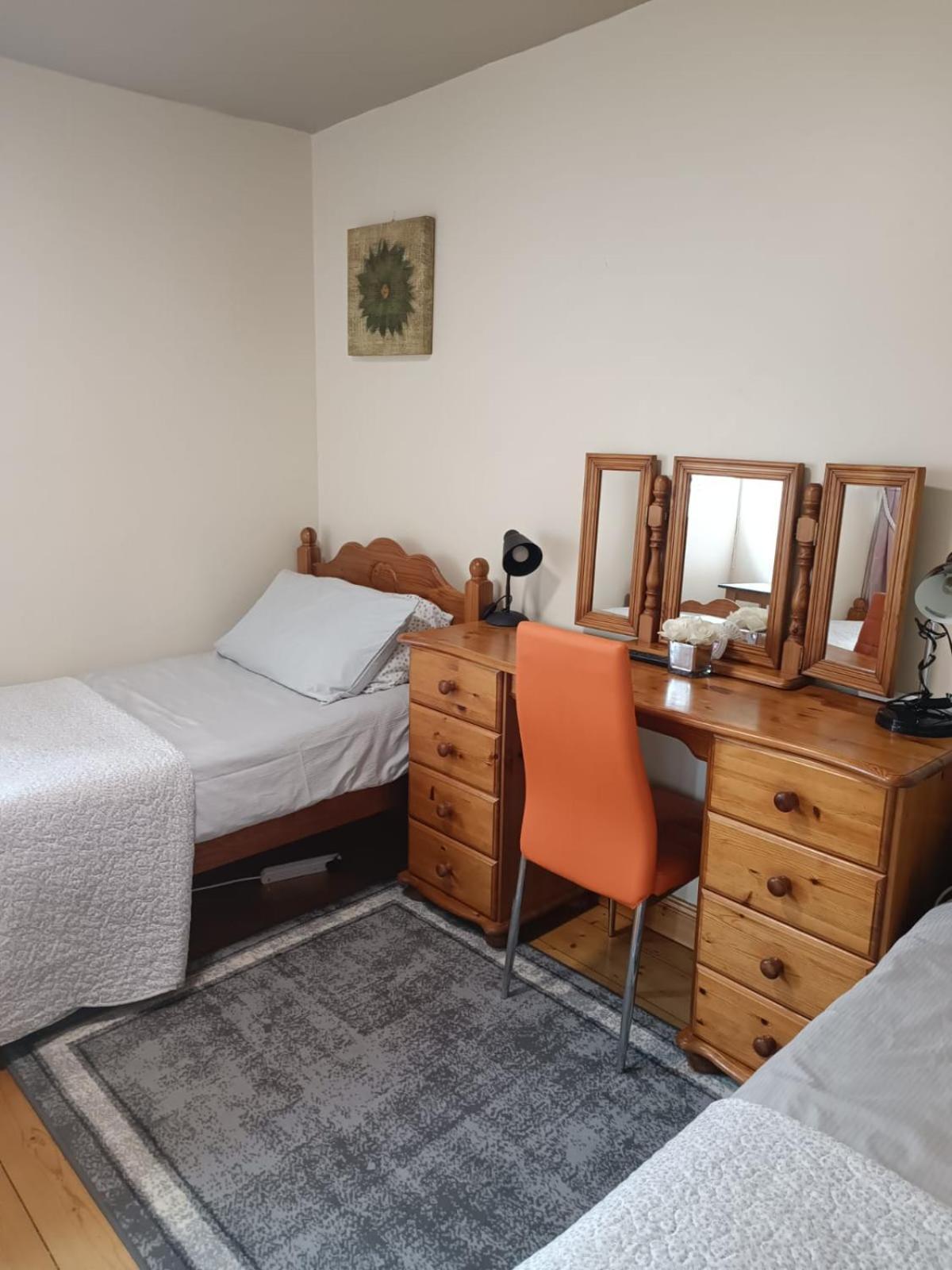 Bernie'S Place Castlebar Rom bilde
