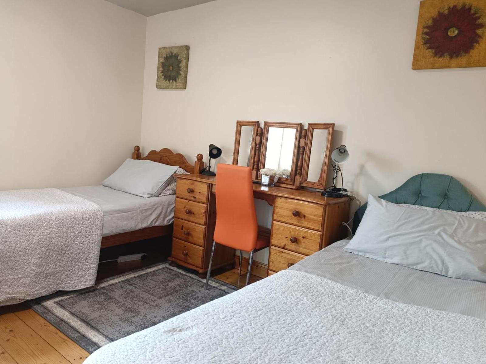 Bernie'S Place Castlebar Rom bilde